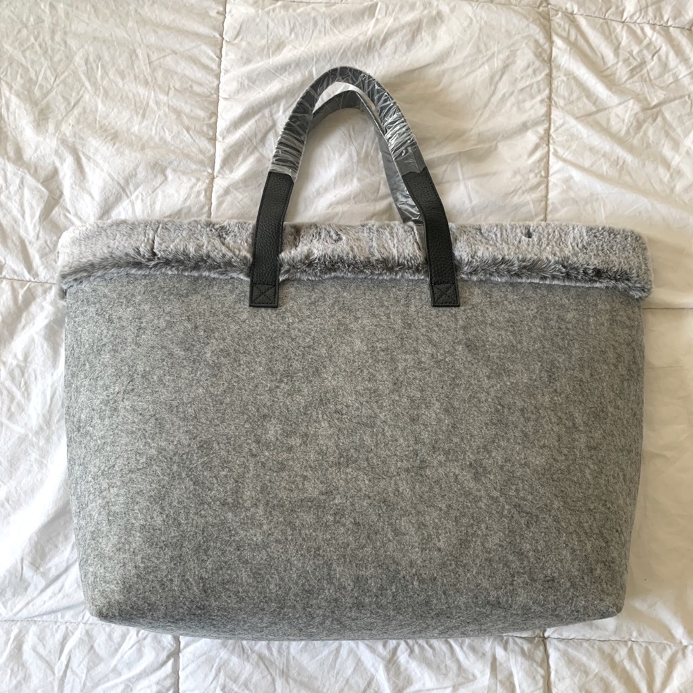 Gray tote